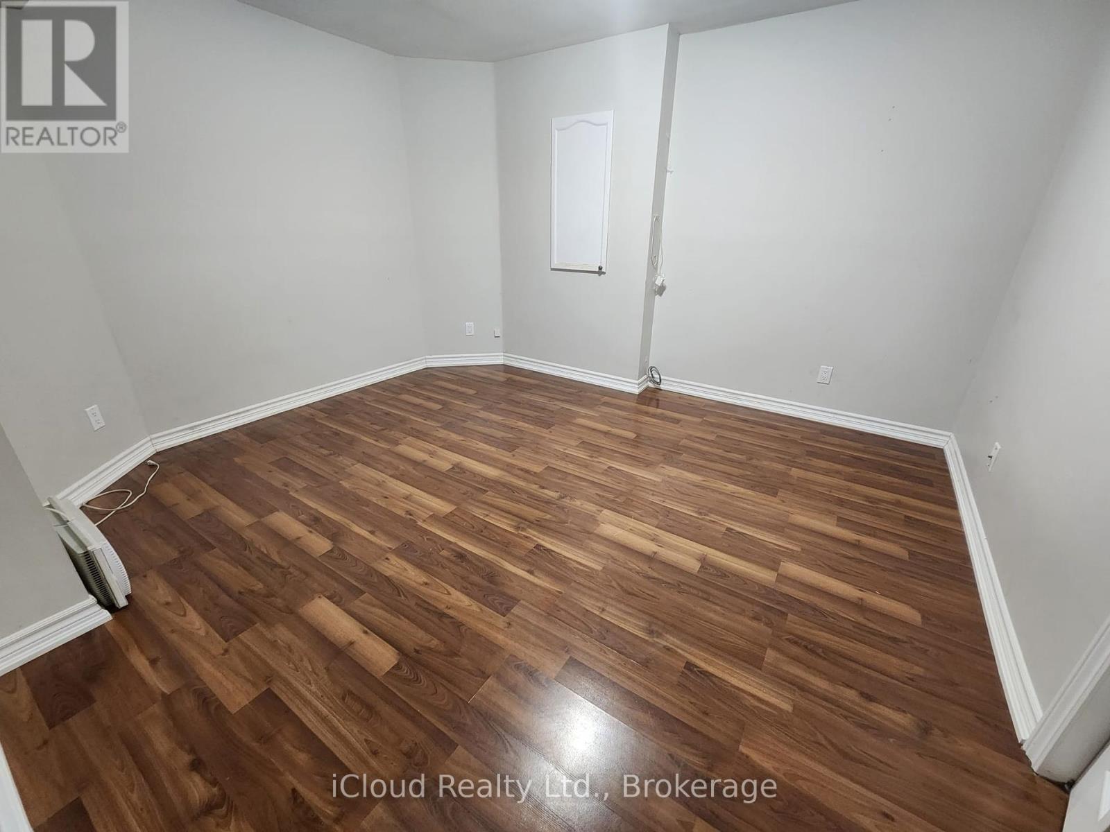 Main And Upper Level - 271 Ryerson Crescent, Oshawa, Ontario  L1G 8B7 - Photo 14 - E12445499