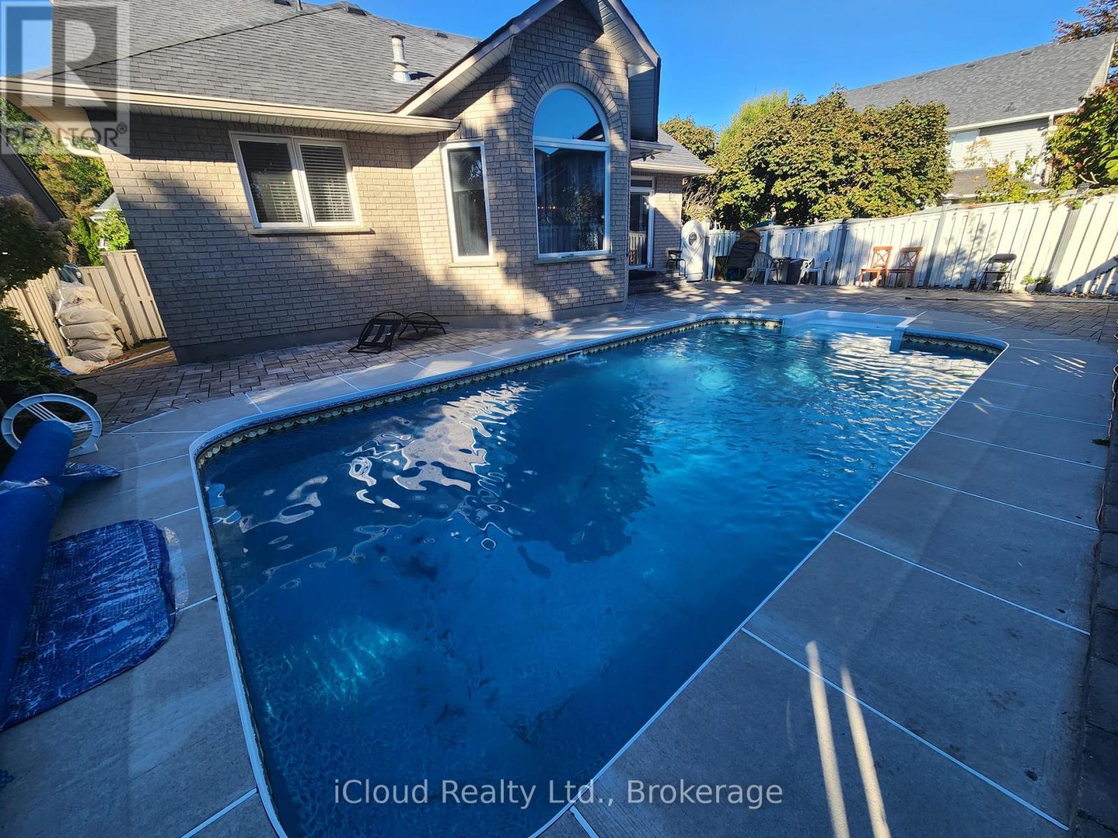 Main And Upper Level - 271 Ryerson Crescent, Oshawa, Ontario  L1G 8B7 - Photo 18 - E12445499