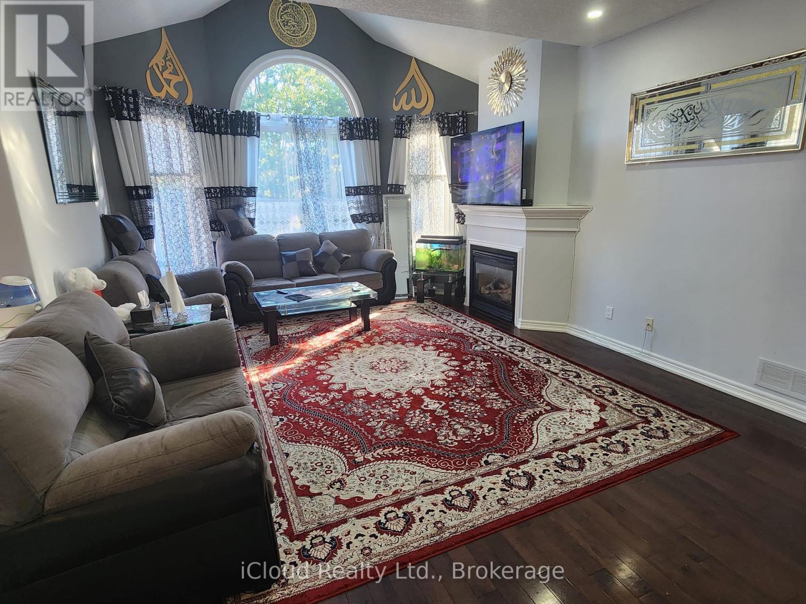 Main And Upper Level - 271 Ryerson Crescent, Oshawa, Ontario  L1G 8B7 - Photo 5 - E12445499