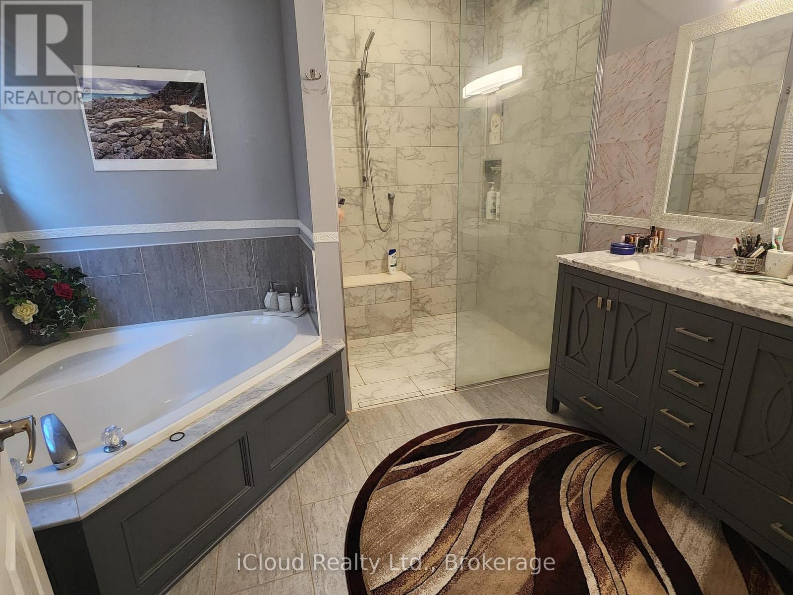 Main And Upper Level - 271 Ryerson Crescent, Oshawa, Ontario  L1G 8B7 - Photo 9 - E12445499