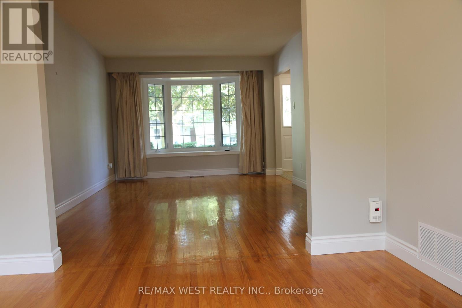 3121 Victoria Street, Oakville, Ontario  L6L 1K3 - Photo 8 - W12458914