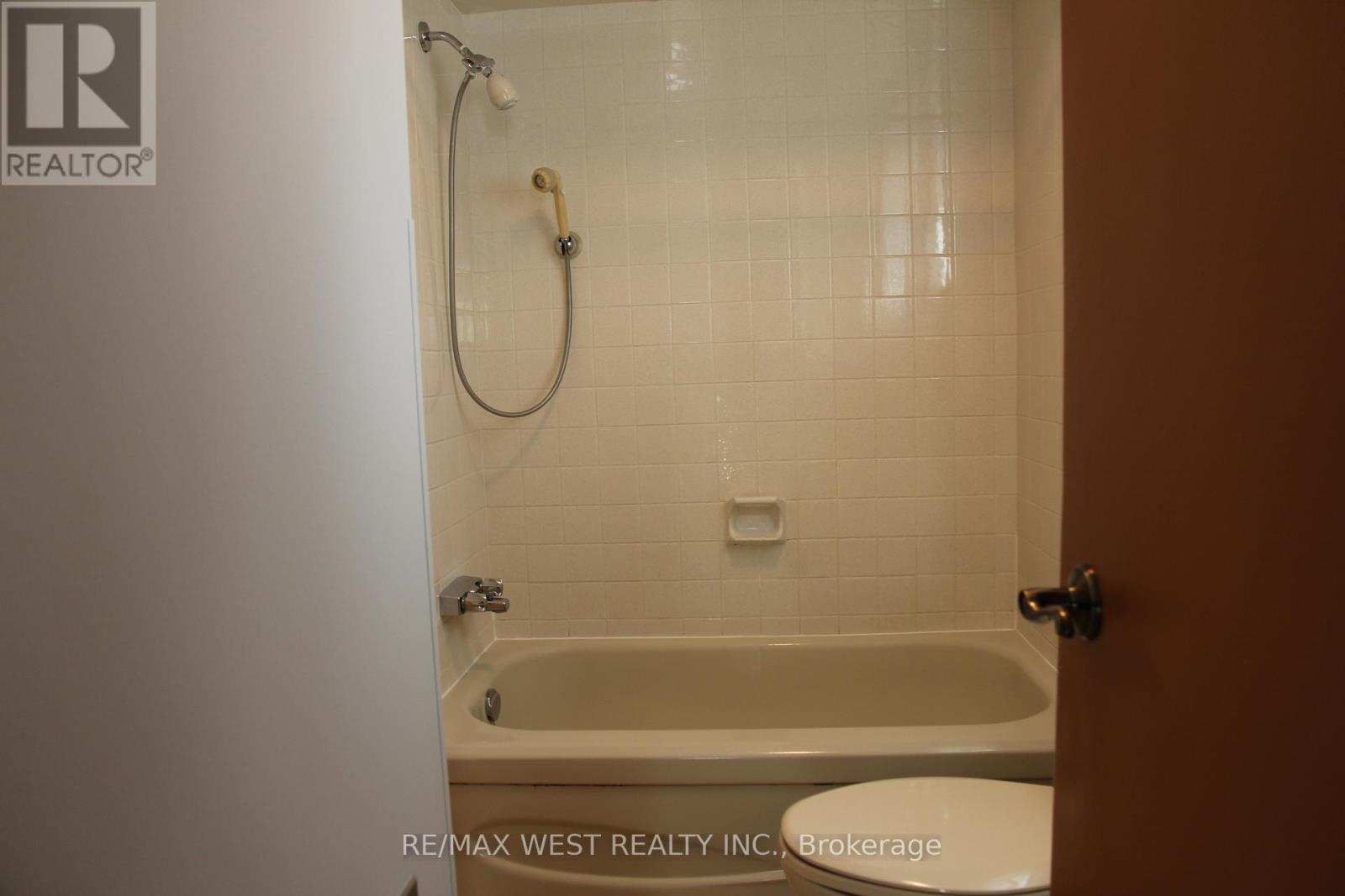 3121 Victoria Street, Oakville, Ontario  L6L 1K3 - Photo 15 - W12458914
