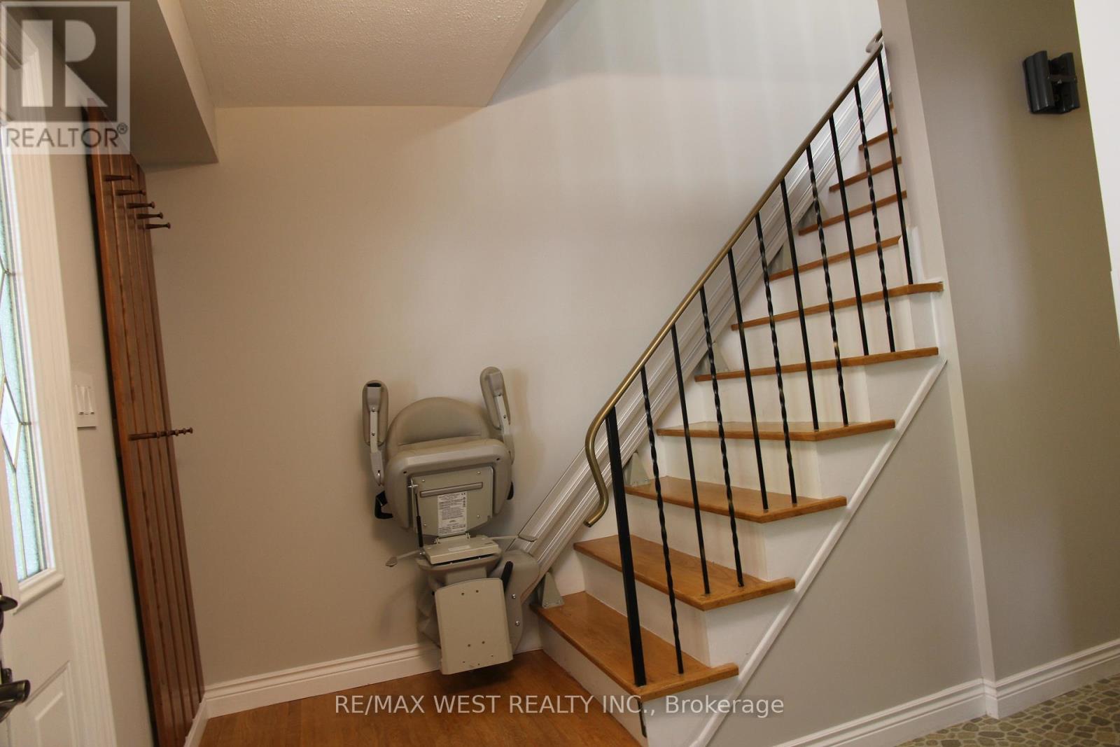 3121 Victoria Street, Oakville, Ontario  L6L 1K3 - Photo 13 - W12458914