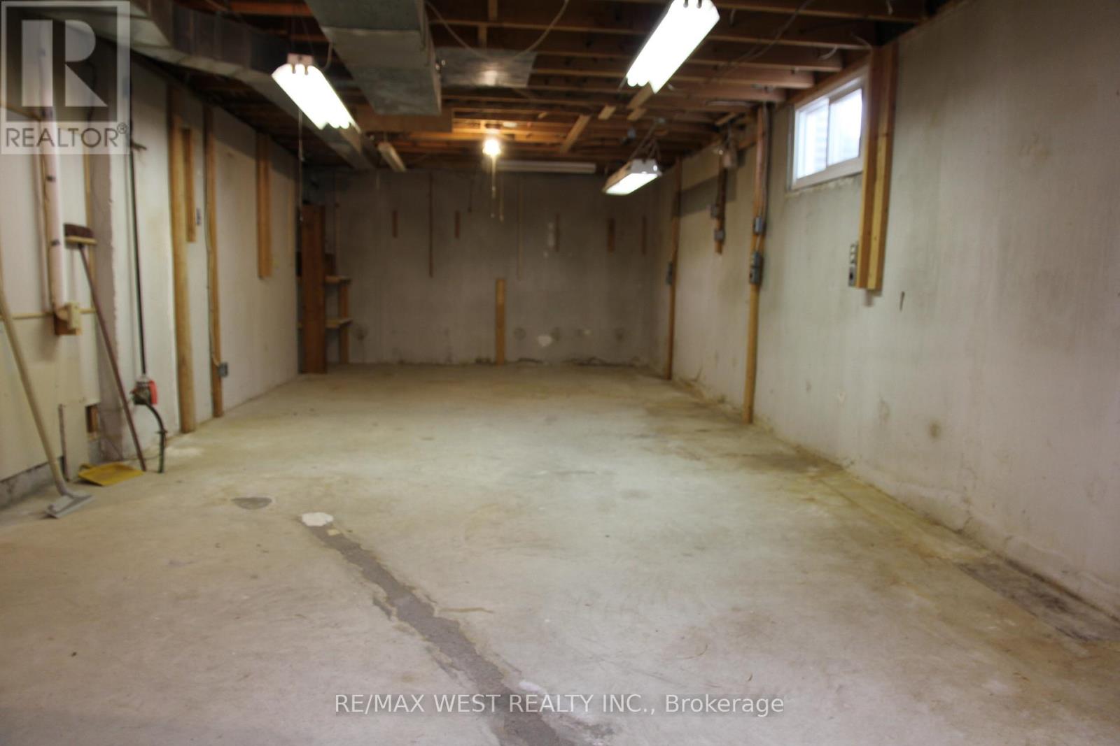 3121 Victoria Street, Oakville, Ontario  L6L 1K3 - Photo 22 - W12458914