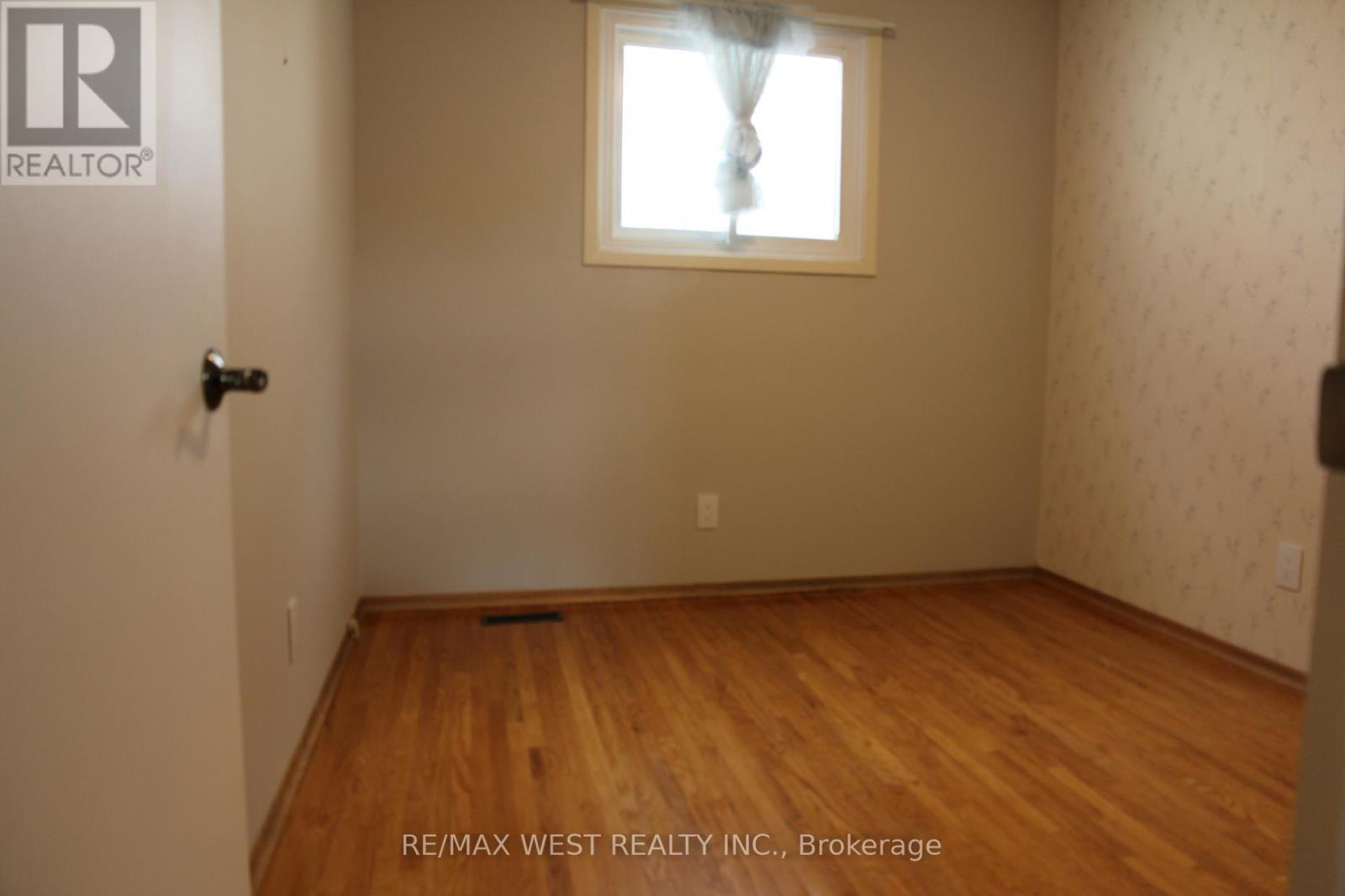 3121 Victoria Street, Oakville, Ontario  L6L 1K3 - Photo 17 - W12458914