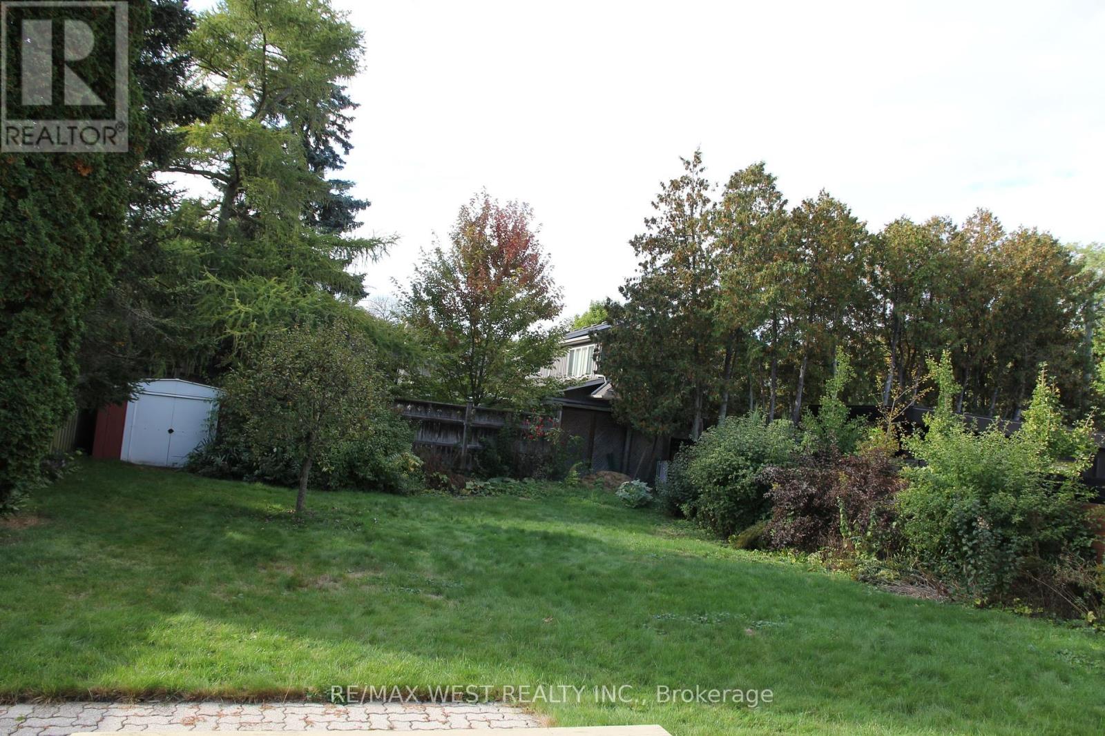 3121 Victoria Street, Oakville, Ontario  L6L 1K3 - Photo 4 - W12458914
