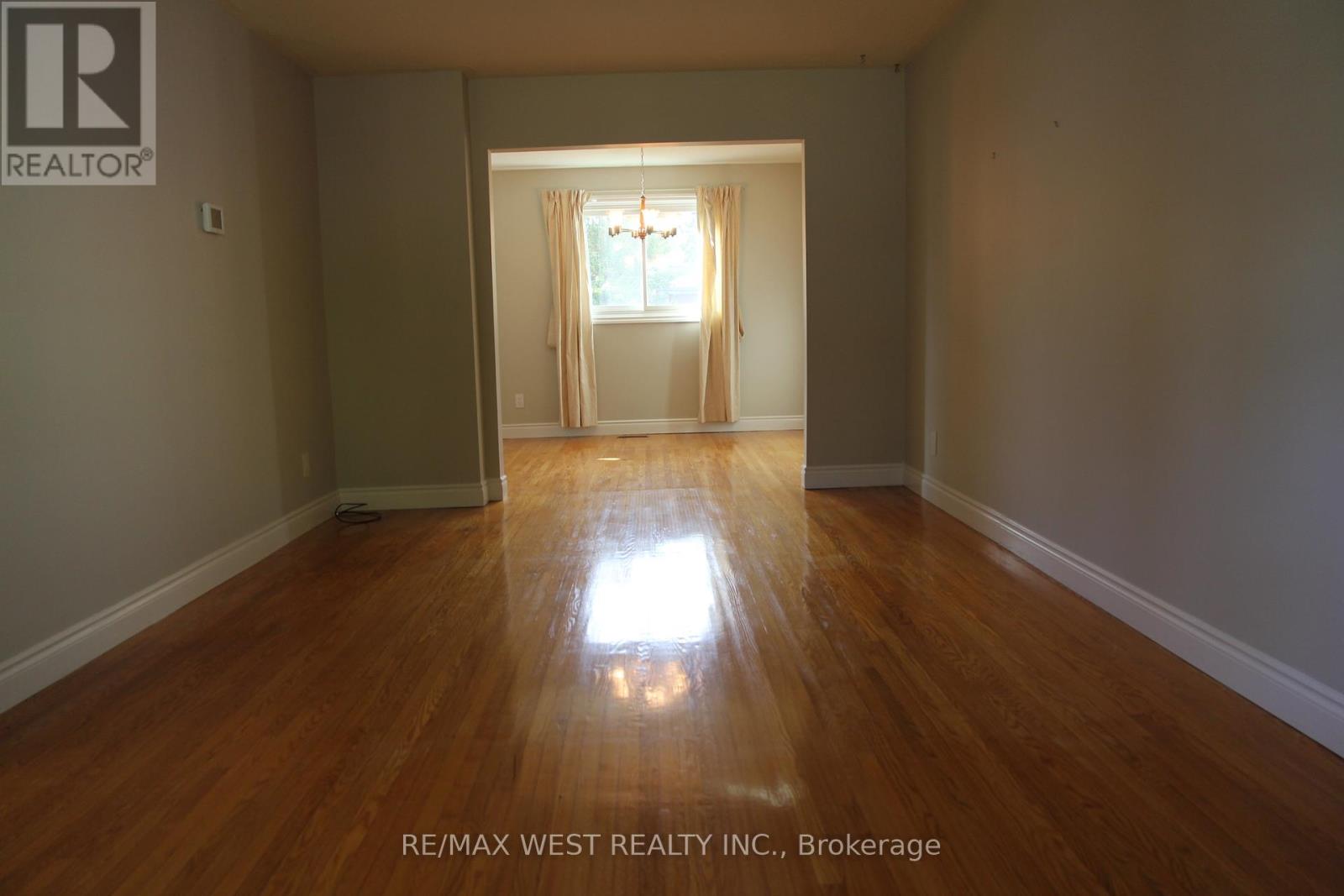 3121 Victoria Street, Oakville, Ontario  L6L 1K3 - Photo 6 - W12458914