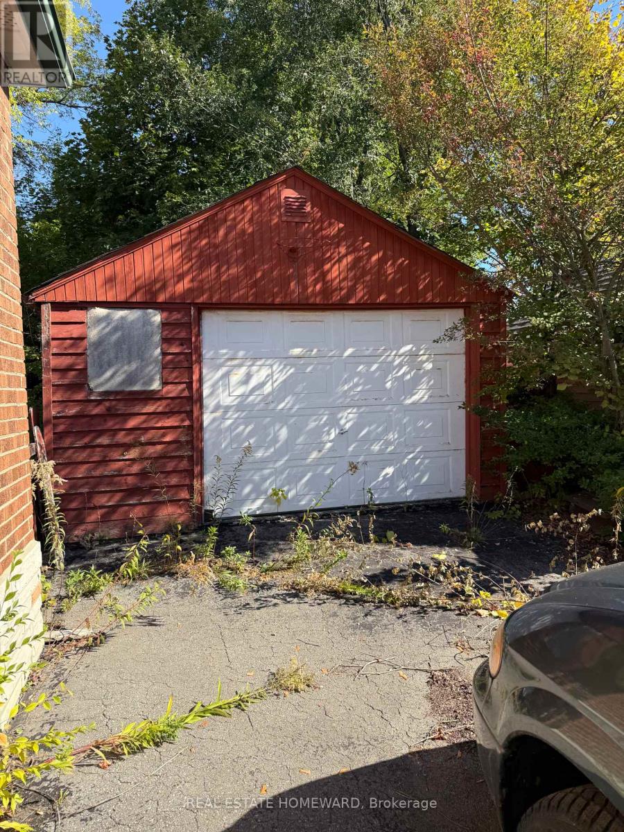 1411 Victoria Park Avenue, Toronto, Ontario  M4A 2L9 - Photo 2 - E12461638