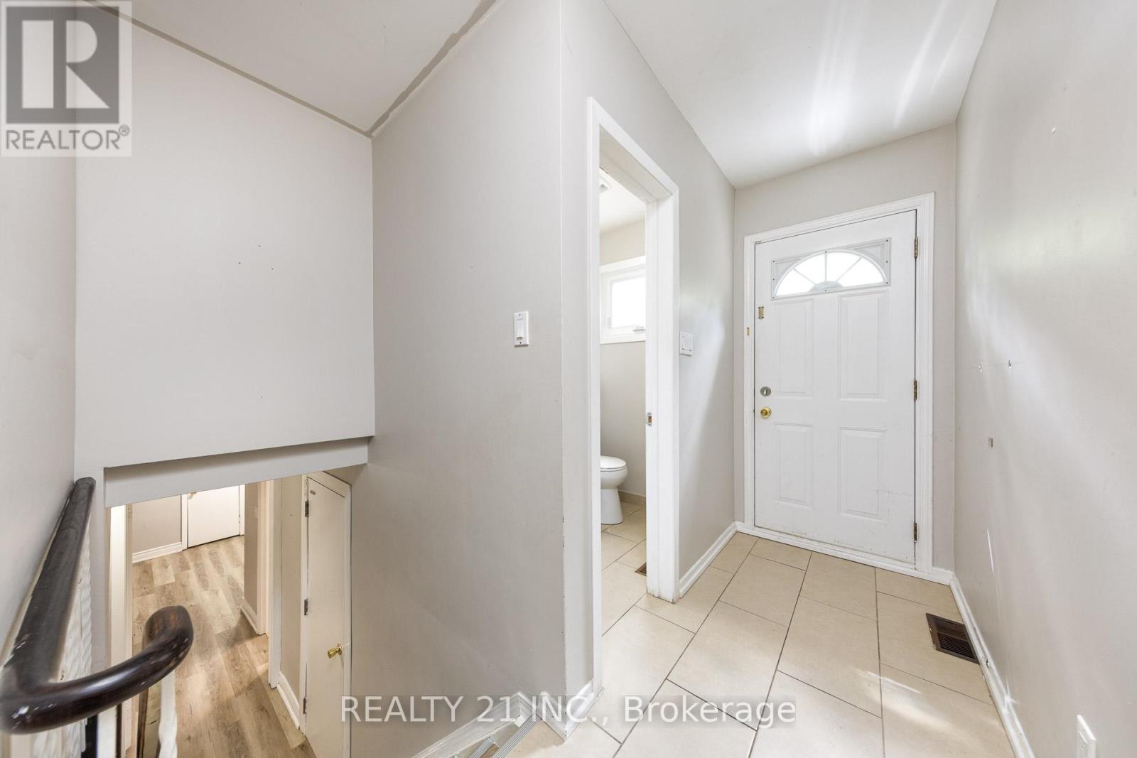 2 Chancery Lane, Toronto, Ontario  M1E 1M7 - Photo 2 - E12461652