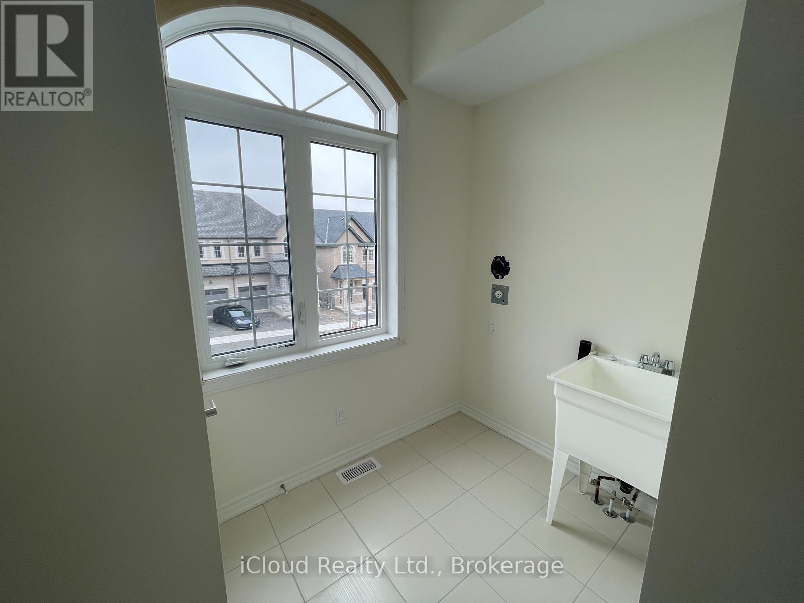 2507 Athena Path, Pickering, Ontario  L1X 0M4 - Photo 13 - E12461677
