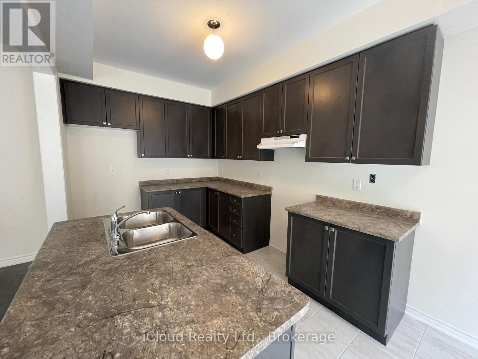 2507 Athena Path, Pickering, Ontario  L1X 0M4 - Photo 5 - E12461677