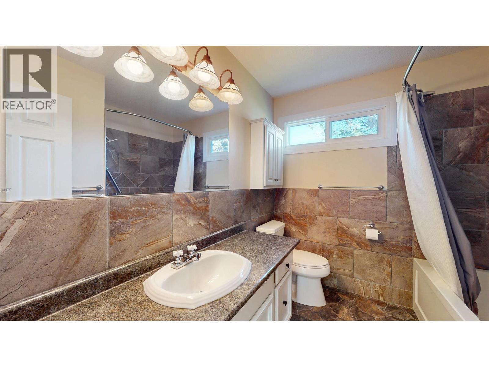 2424 5th Street S, Cranbrook, British Columbia  V1C 4Z4 - Photo 12 - 10365742