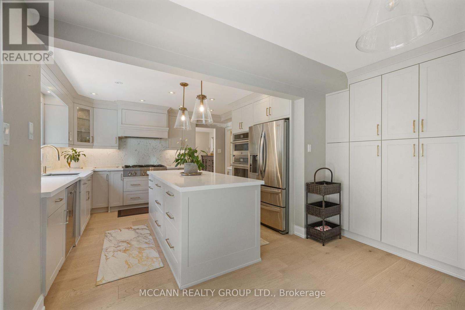 5 Waverley Crescent, Richmond Hill, Ontario  L4C 8Z5 - Photo 12 - N12461648