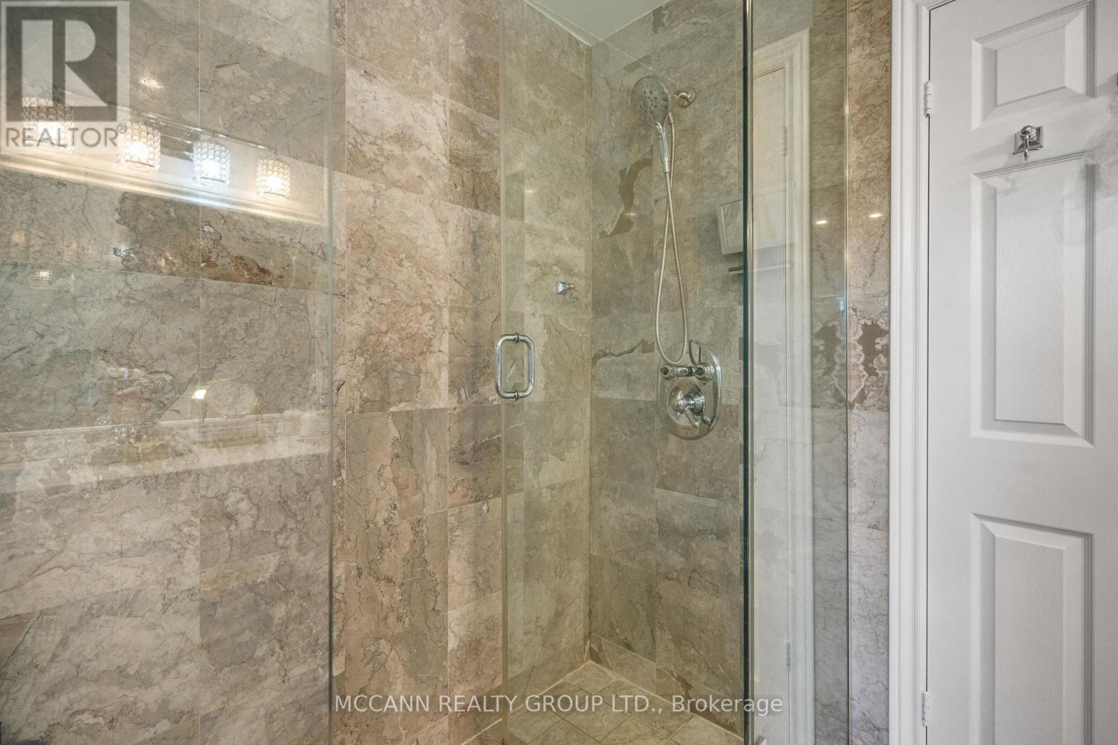 5 Waverley Crescent, Richmond Hill, Ontario  L4C 8Z5 - Photo 38 - N12461648