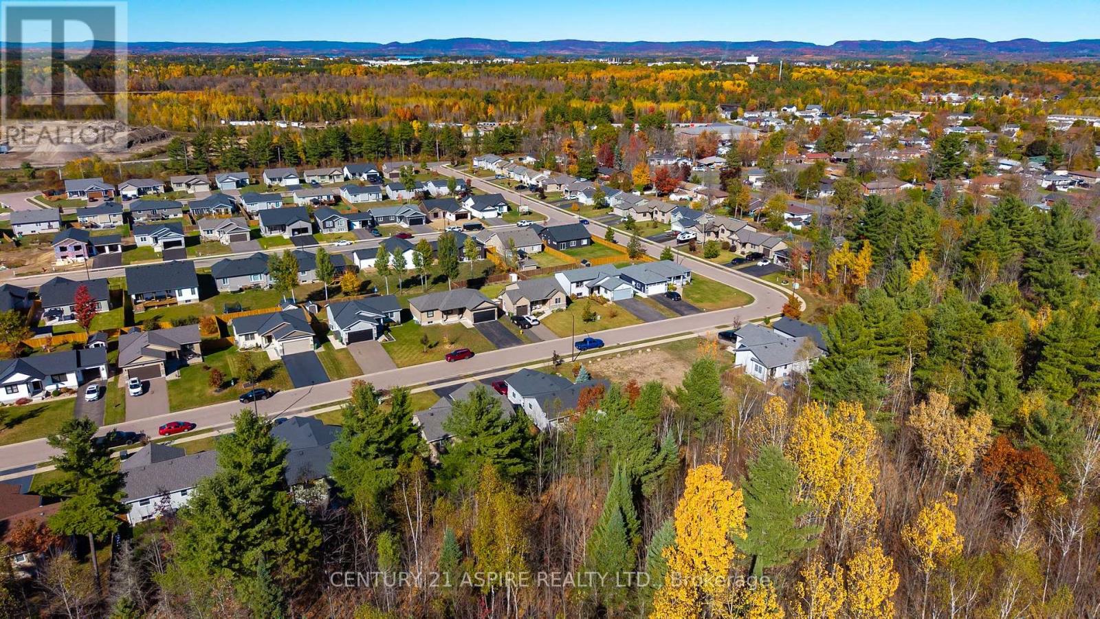41 Dustin Drive, Petawawa, Ontario  K8H 0G3 - Photo 26 - X12461190