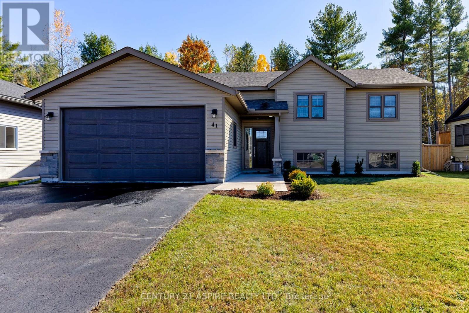 41 DUSTIN DRIVE, Petawawa, Ontario