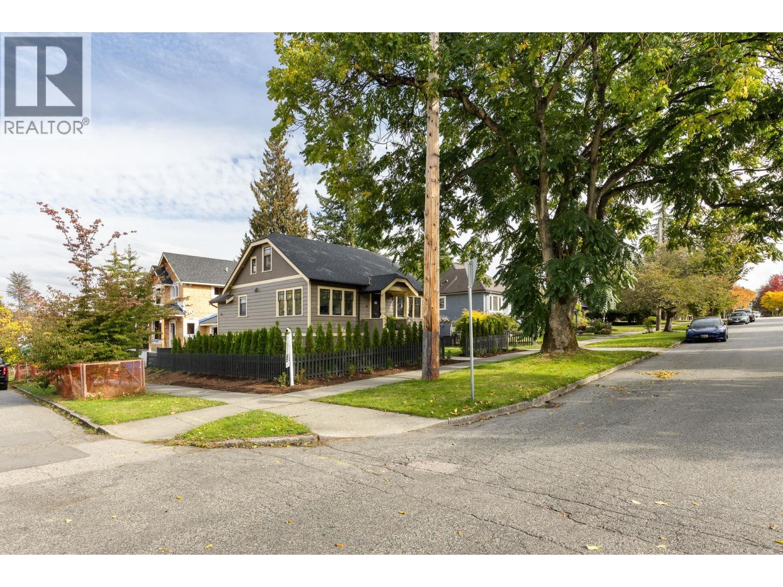 631 Second Street, New Westminster, British Columbia  V3L 2M6 - Photo 2 - R3027644