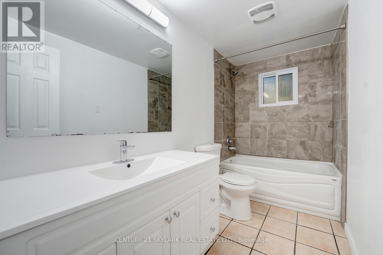 66 Corbett Drive, Barrie, Ontario  L6M 5V3 - Photo 15 - S12461630