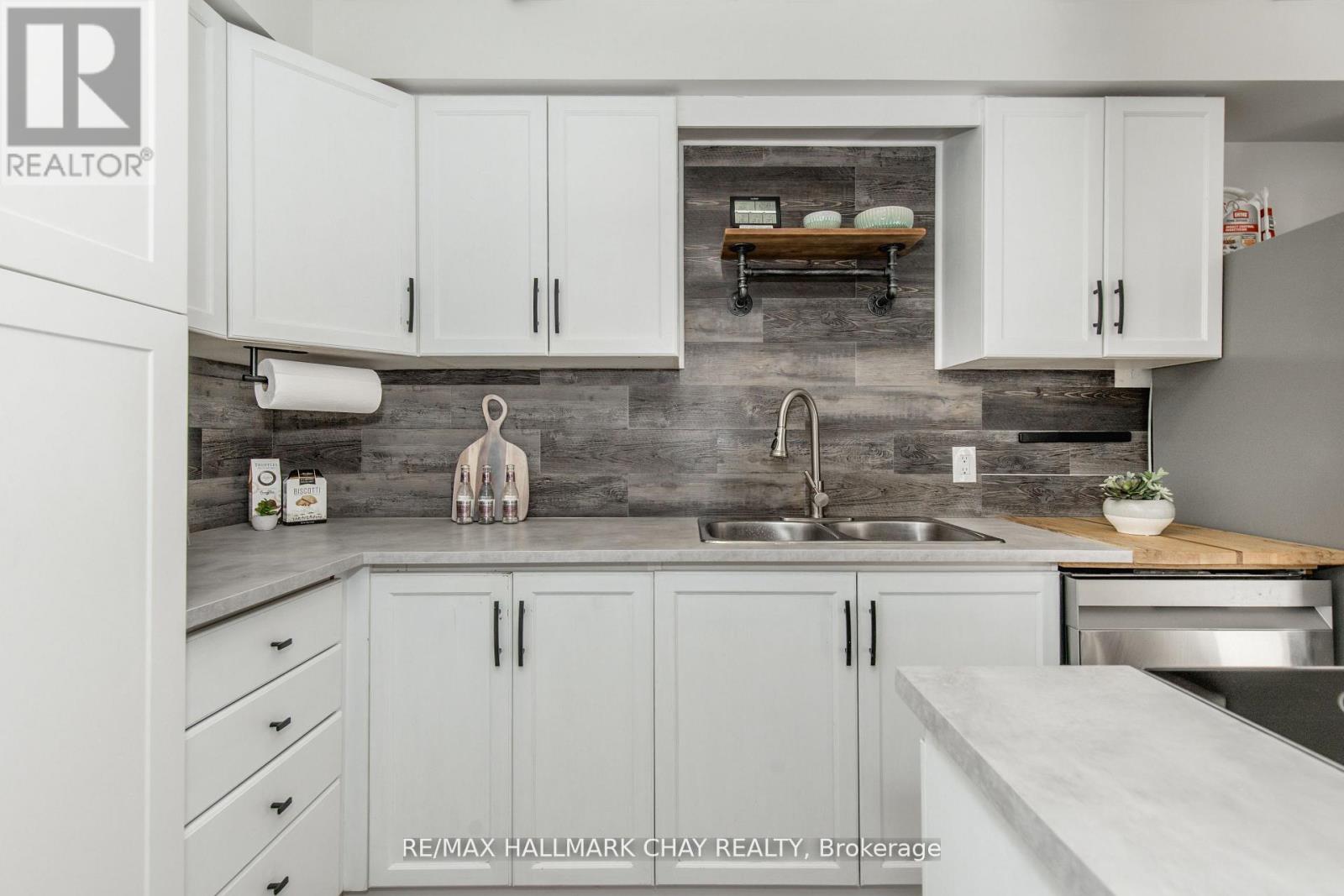 248 Ferndale Drive S, Barrie, Ontario  L4N 8J9 - Photo 11 - S12461634