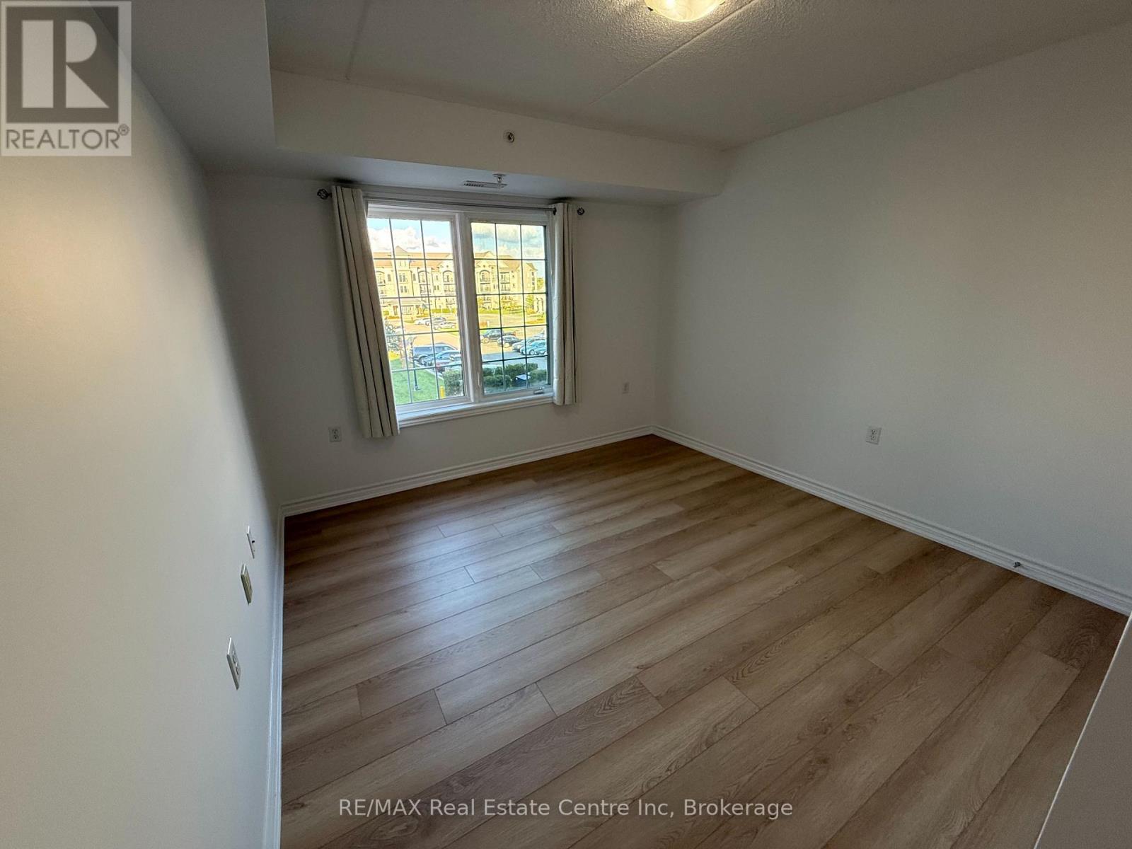 306 - 1440 Main Street E, Milton, Ontario  L9T 0R3 - Photo 17 - W12461687