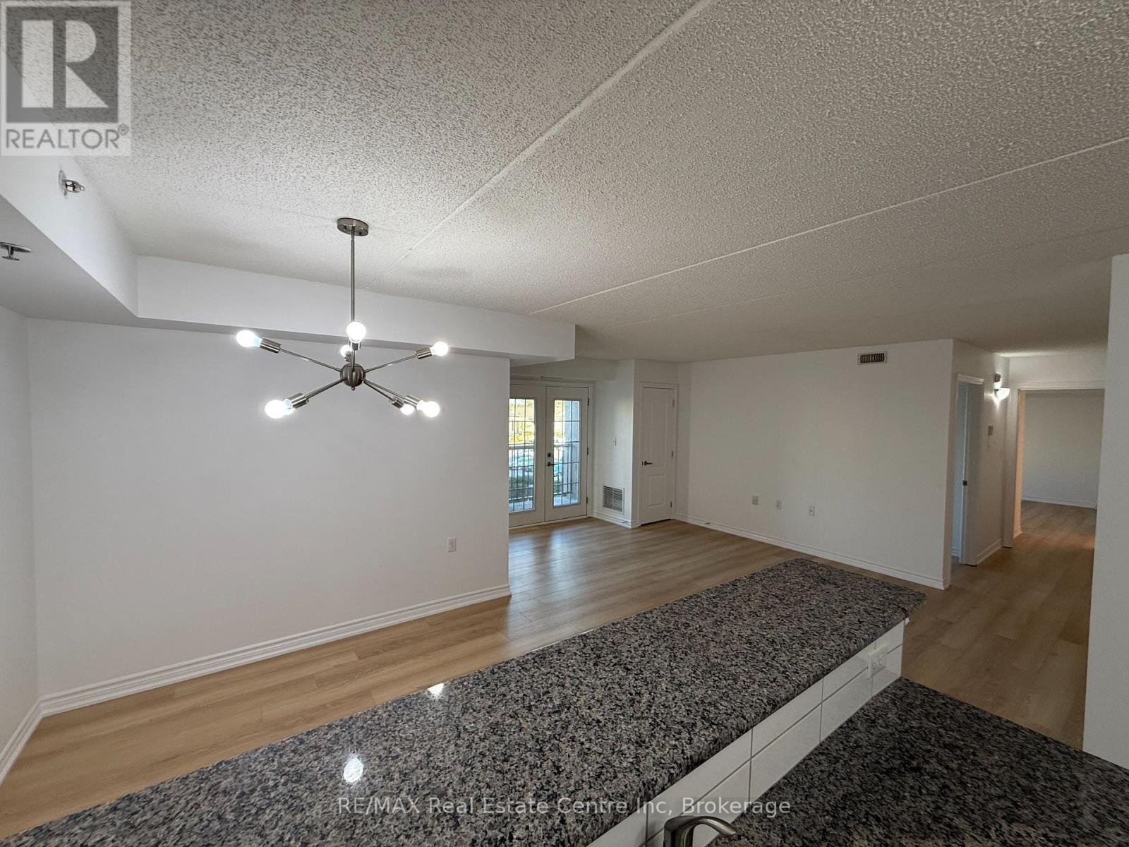 306 - 1440 Main Street E, Milton, Ontario  L9T 0R3 - Photo 5 - W12461687