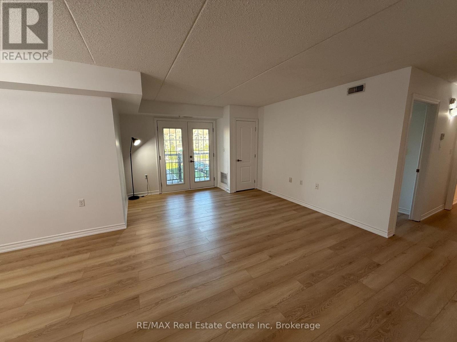 306 - 1440 Main Street E, Milton, Ontario  L9T 0R3 - Photo 6 - W12461687