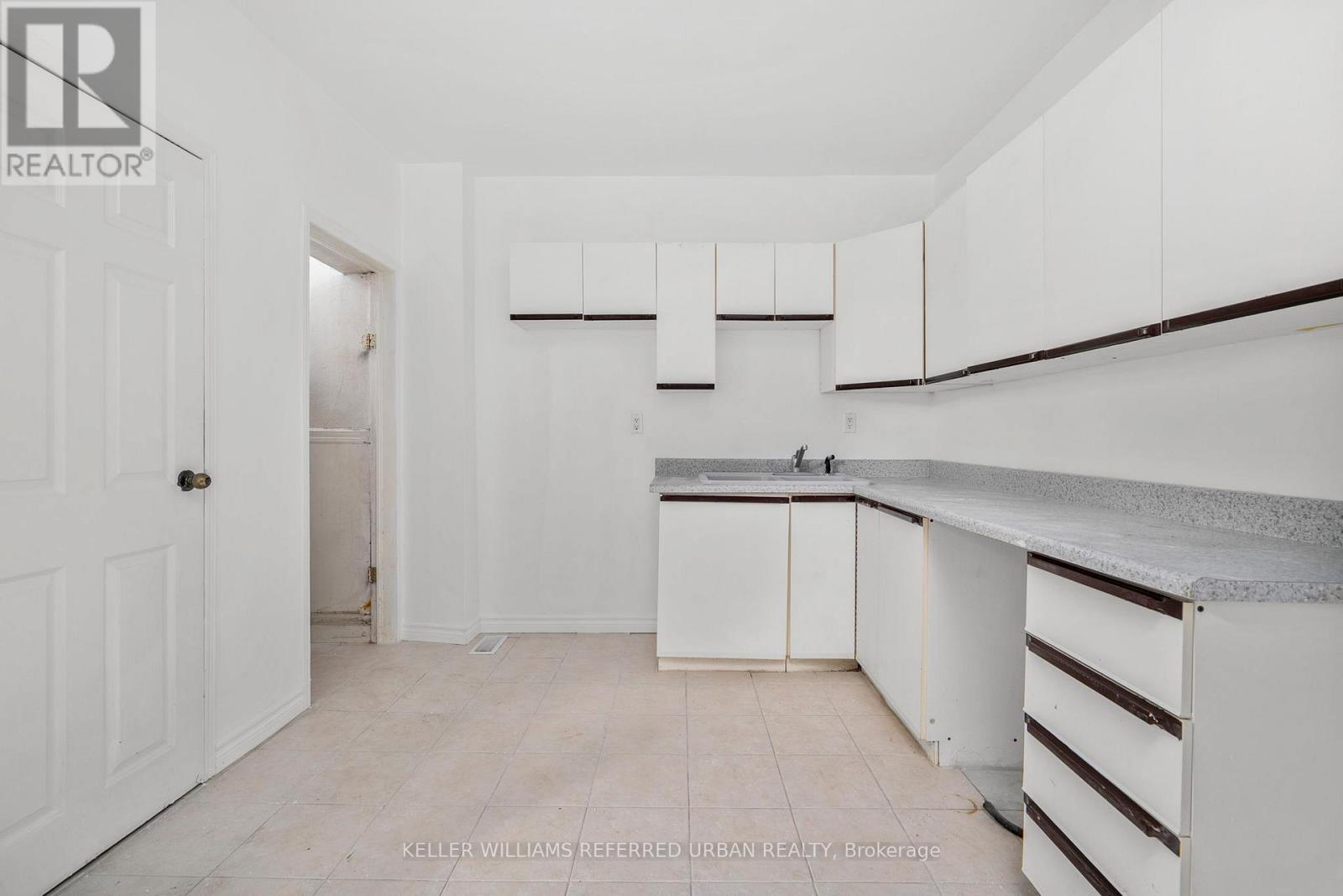 1182 Dufferin Street, Toronto, Ontario  M6H 4B8 - Photo 13 - W12461611