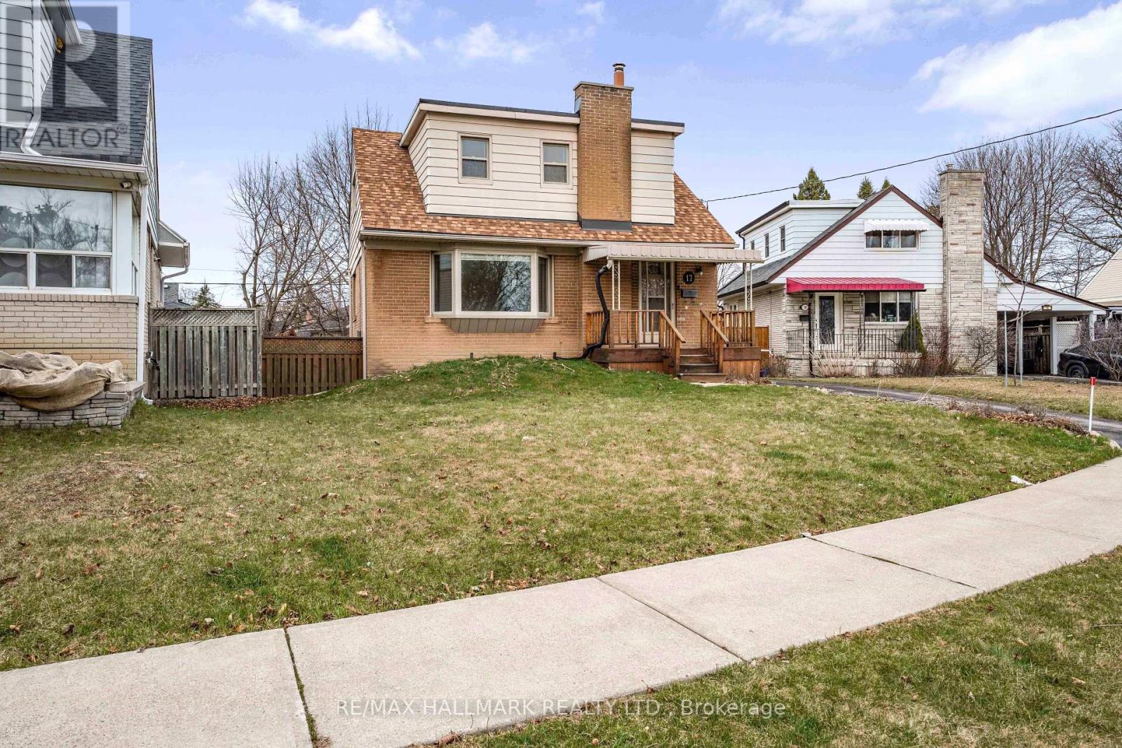 17 TOFIELD CRESCENT, Toronto, Ontario