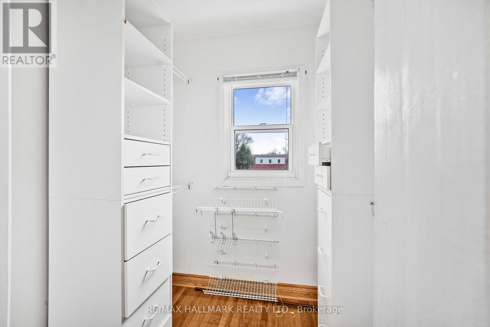 17 Tofield Crescent, Toronto, Ontario  M9W 2B8 - Photo 14 - W12461616