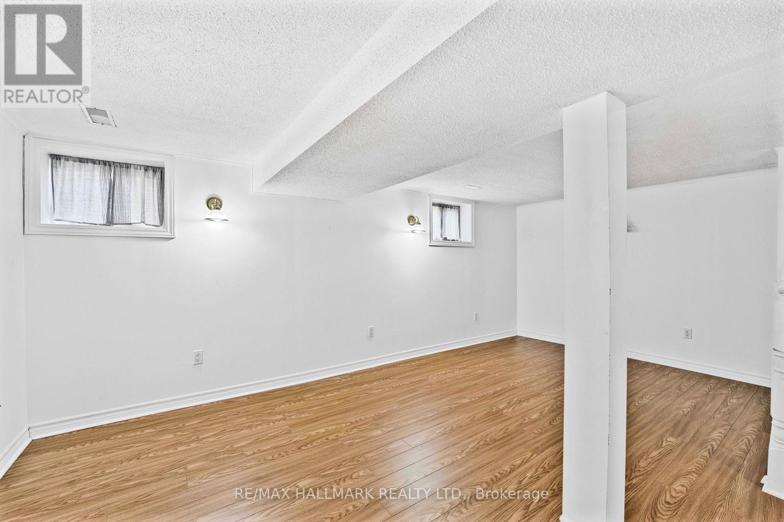 17 Tofield Crescent, Toronto, Ontario  M9W 2B8 - Photo 20 - W12461616