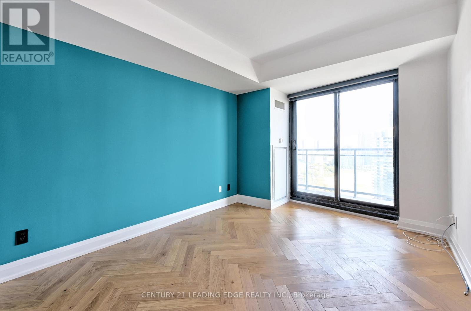 2704 - 155 Legion Road N, Toronto, Ontario  M8Y 0A7 - Photo 10 - W12461629