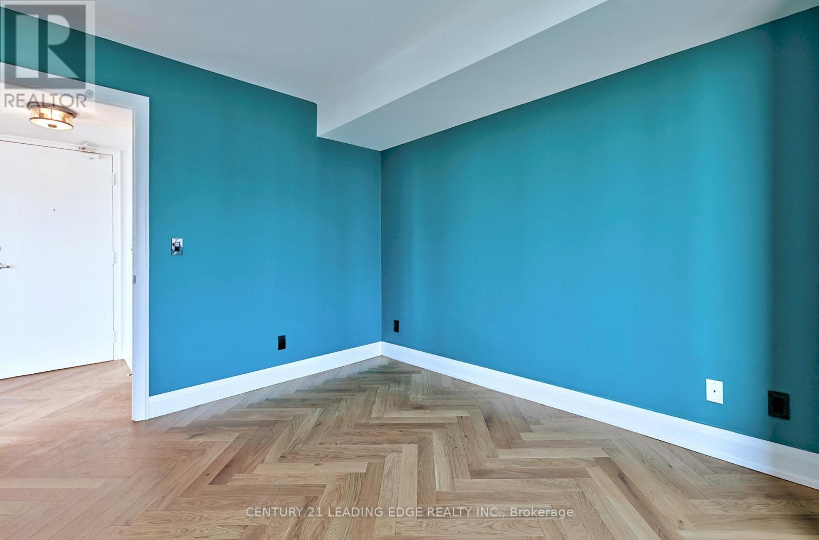 2704 - 155 Legion Road N, Toronto, Ontario  M8Y 0A7 - Photo 11 - W12461629