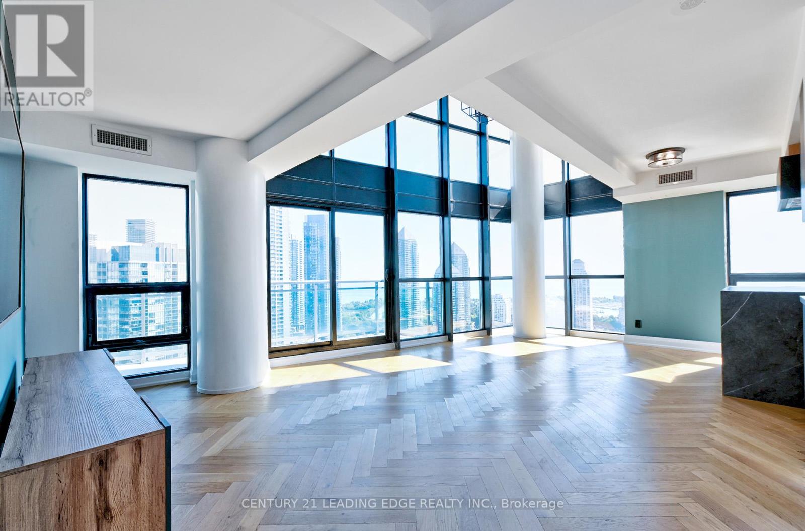 2704 - 155 Legion Road N, Toronto, Ontario  M8Y 0A7 - Photo 3 - W12461629