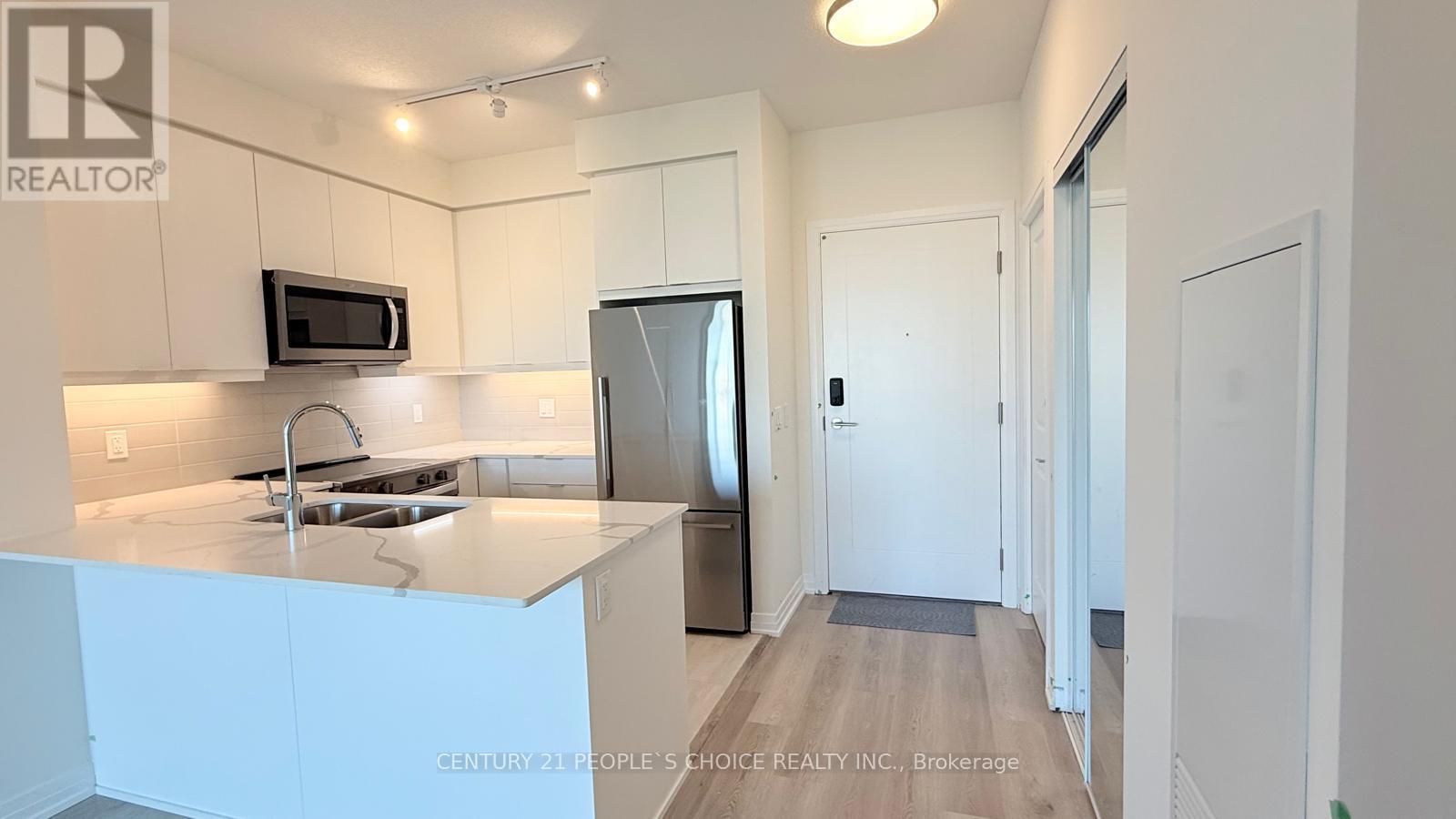 1907 - 15 Watergarden Drive, Mississauga, Ontario  L5R 1B2 - Photo 4 - W12461639