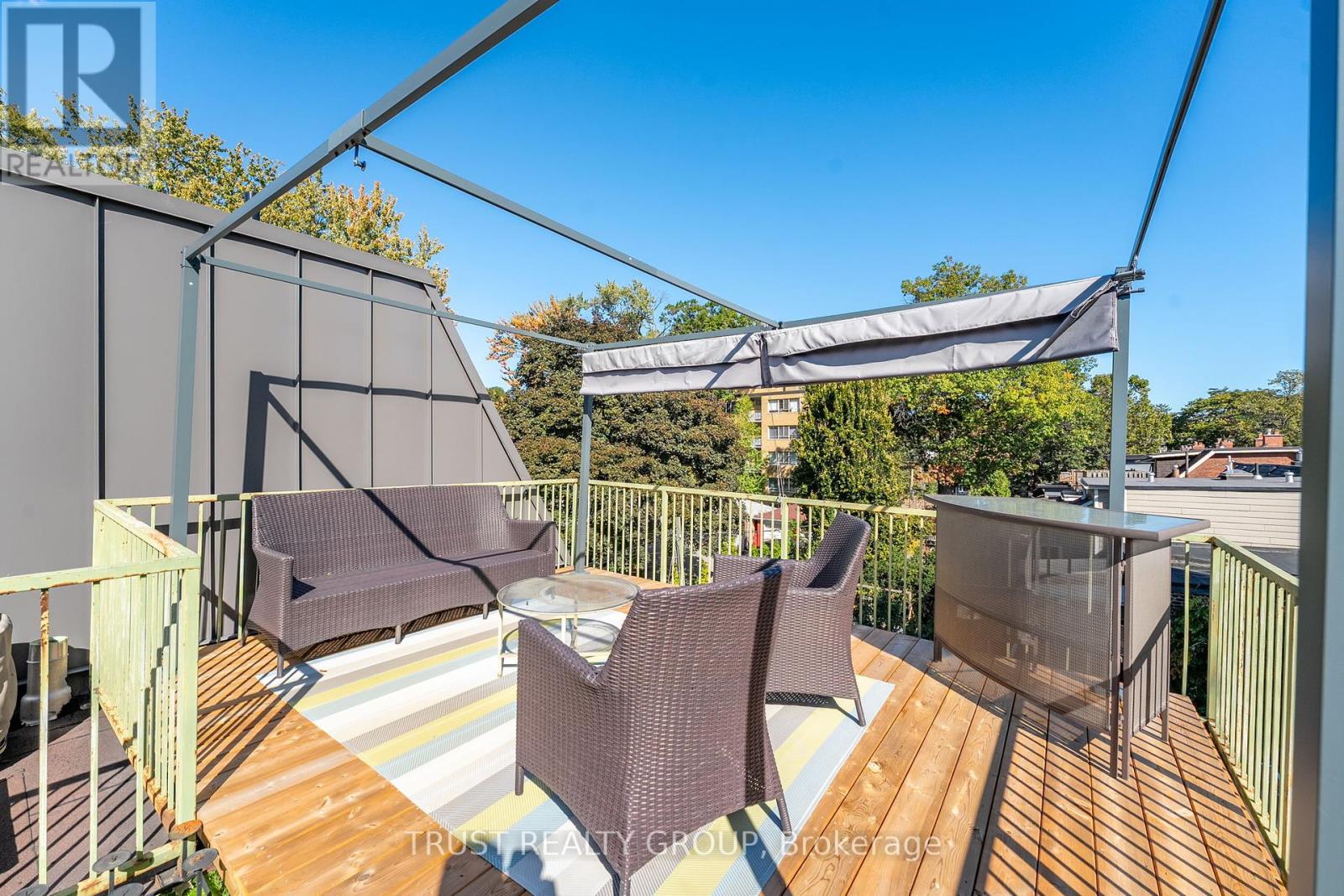 Upper - 73 Indian Road, Toronto, Ontario  M6R 2V5 - Photo 14 - W12461658