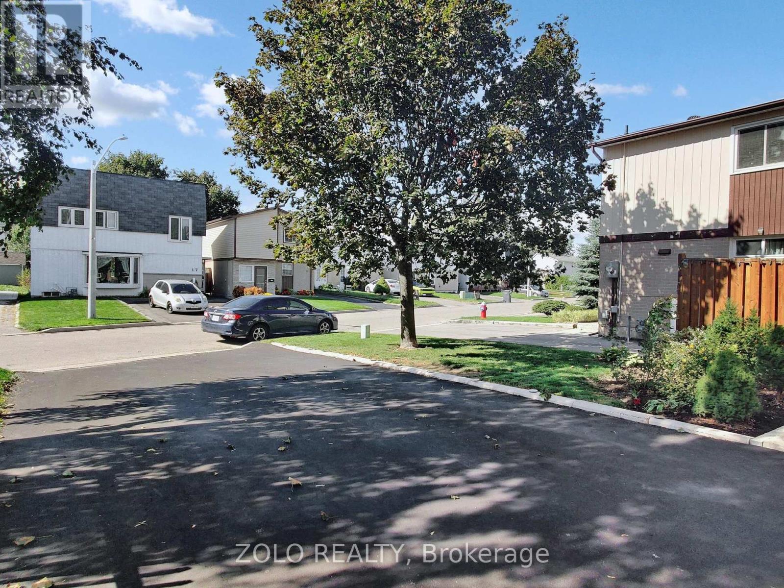 30 Greenbush Court, Brampton, Ontario  L6S 2K2 - Photo 39 - W12461669