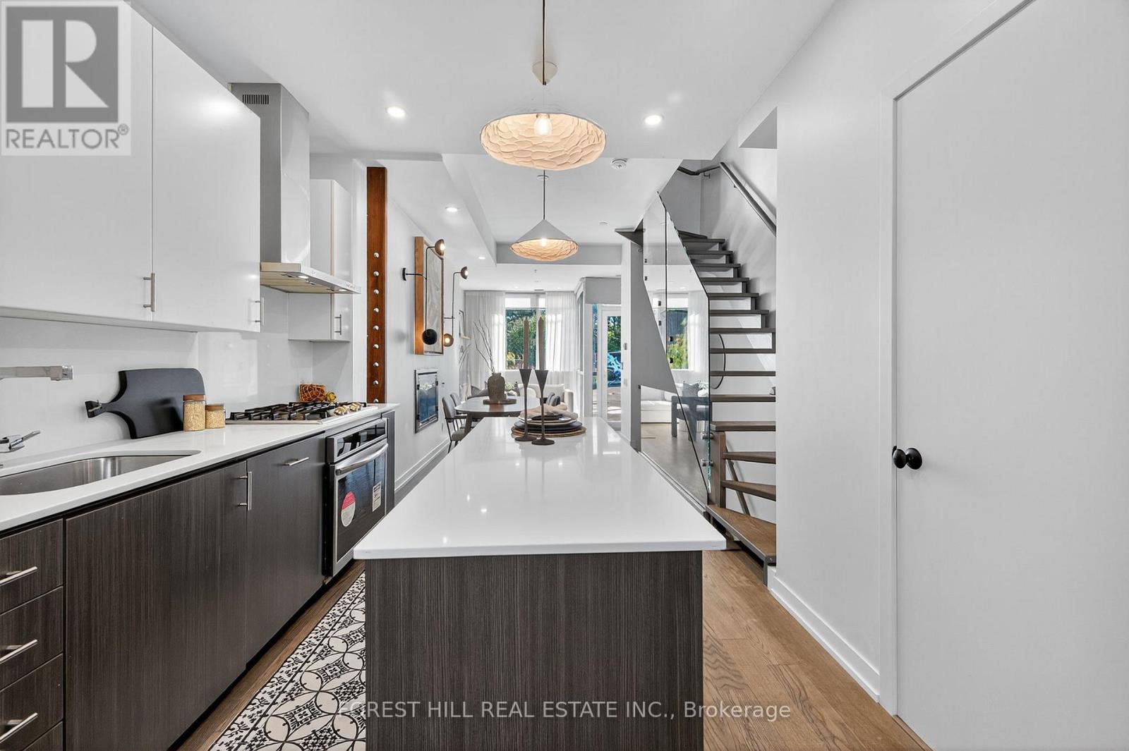 156 - 38 Howard Park Avenue, Toronto, Ontario  M6R 0A5 - Photo 11 - W12461675