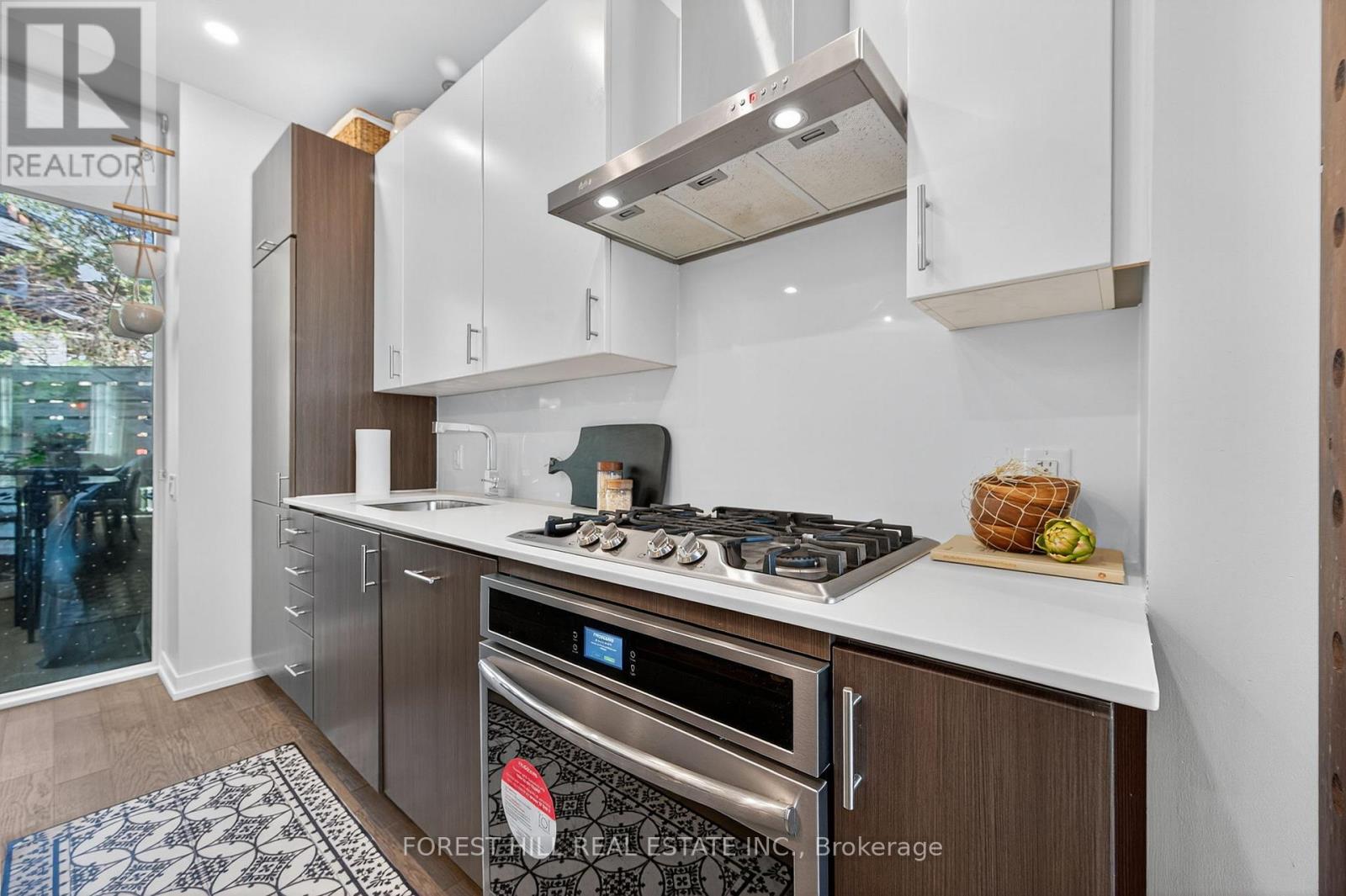 156 - 38 Howard Park Avenue, Toronto, Ontario  M6R 0A5 - Photo 12 - W12461675