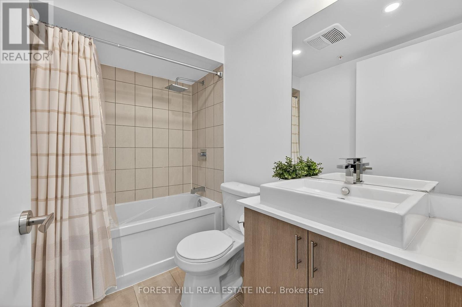 156 - 38 Howard Park Avenue, Toronto, Ontario  M6R 0A5 - Photo 31 - W12461675