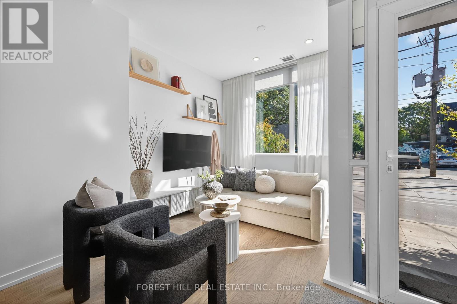 156 - 38 Howard Park Avenue, Toronto, Ontario  M6R 0A5 - Photo 4 - W12461675