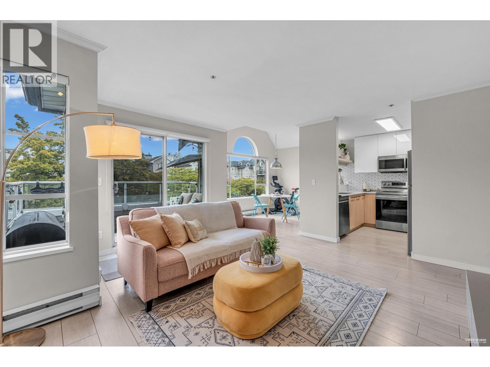 305 868 W 16TH AVENUE, vancouver, British Columbia