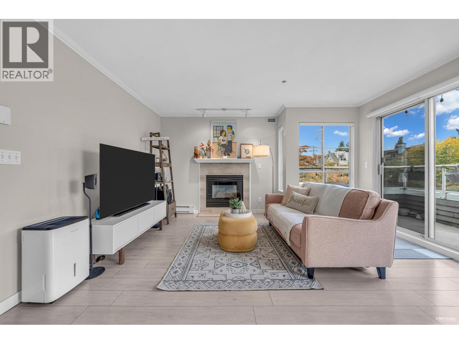 305 868 W 16th Avenue, Vancouver, British Columbia  V5Z 1T1 - Photo 3 - R3058235