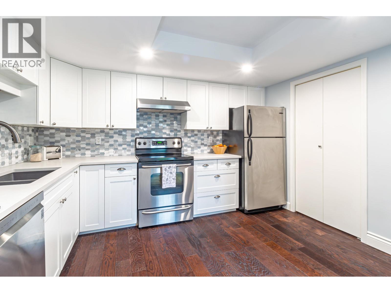 305 2925 Glen Drive, Coquitlam, British Columbia  V3B 7H9 - Photo 13 - R3058236
