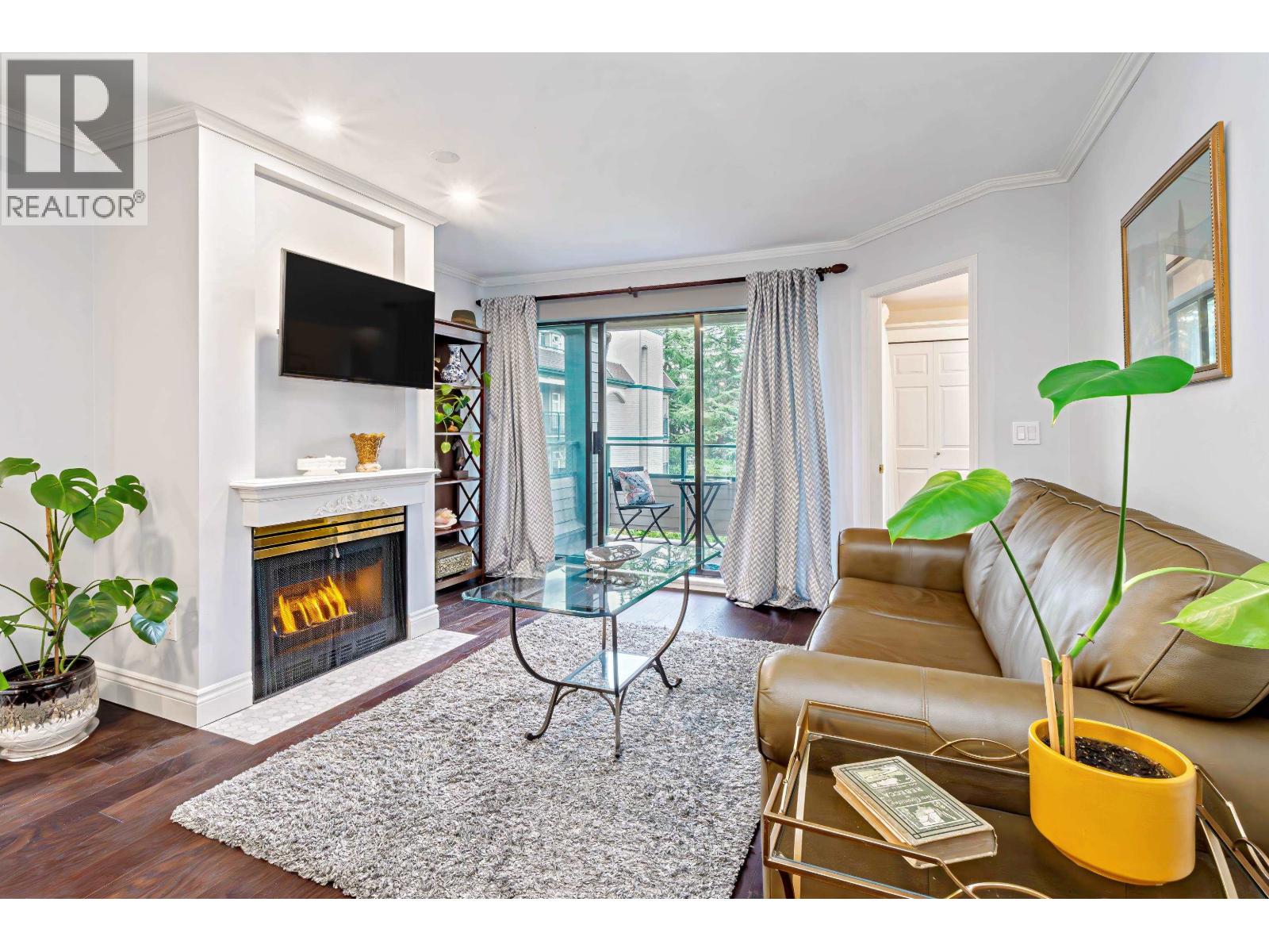 305 2925 Glen Drive, Coquitlam, British Columbia  V3B 7H9 - Photo 2 - R3058236