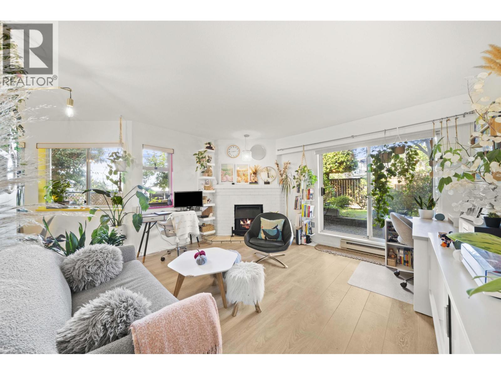 101 3861 ALBERT STREET, burnaby, British Columbia