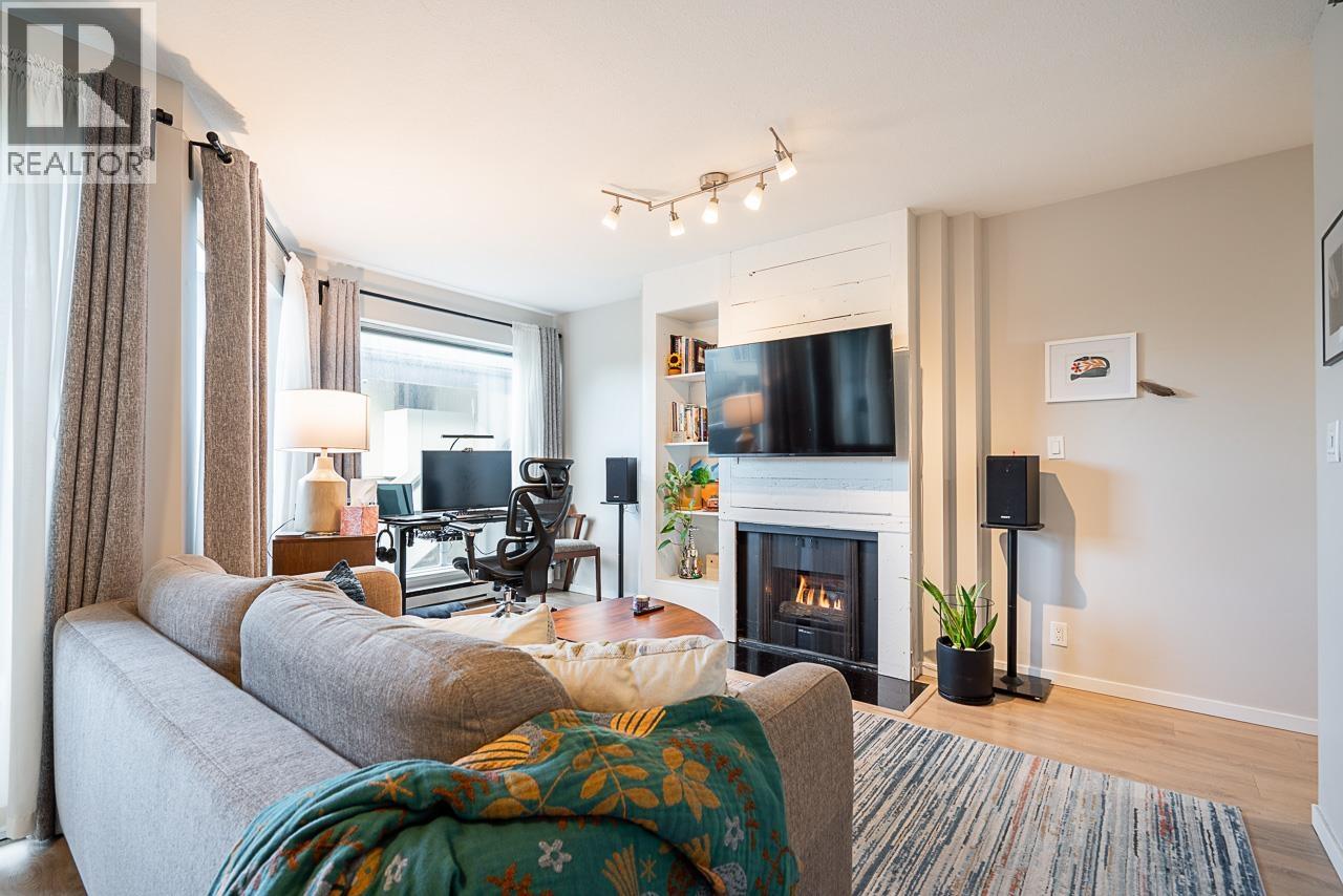 2 973 W 7th Avenue, Vancouver, British Columbia  V5Z 1C4 - Photo 3 - R3058252