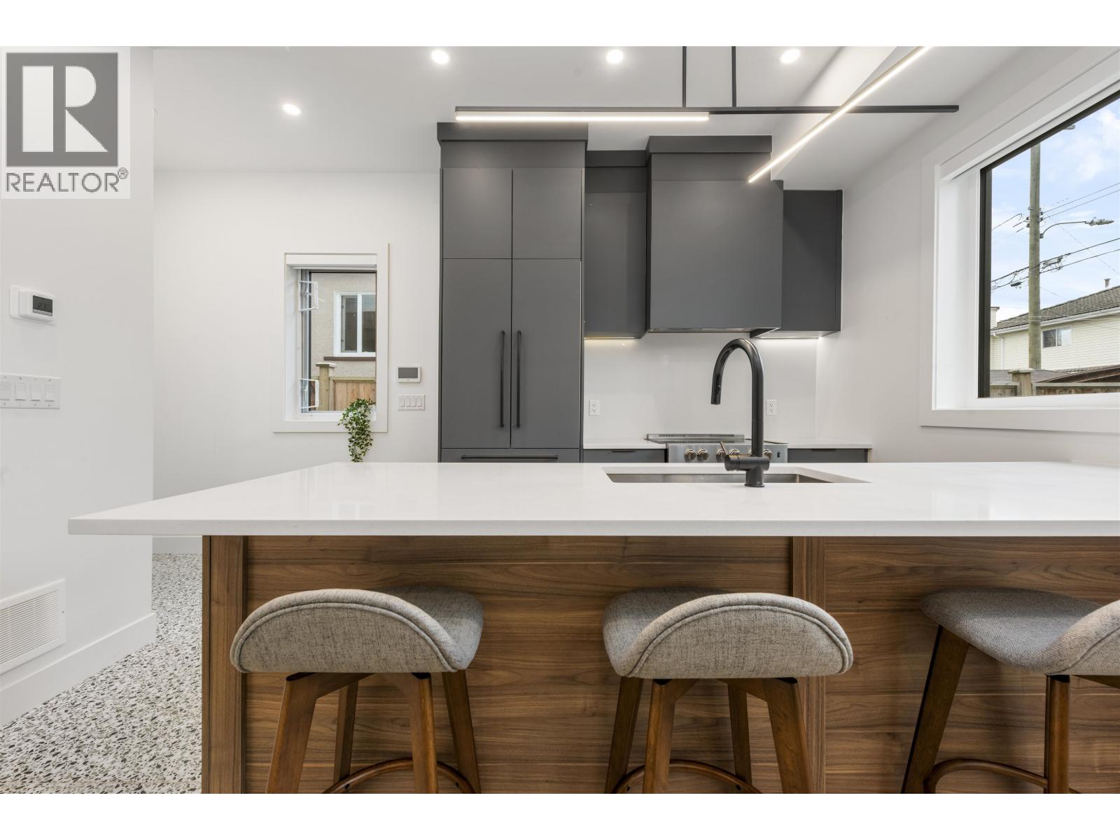 4014 Rupert Street, Vancouver, British Columbia  V5R 2H3 - Photo 4 - R3058277