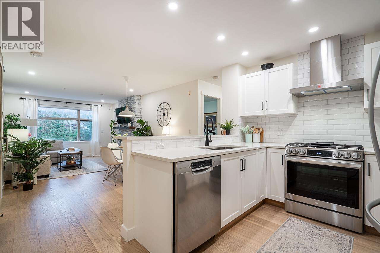 201 500 KLAHANIE DRIVE, Port Moody, British Columbia