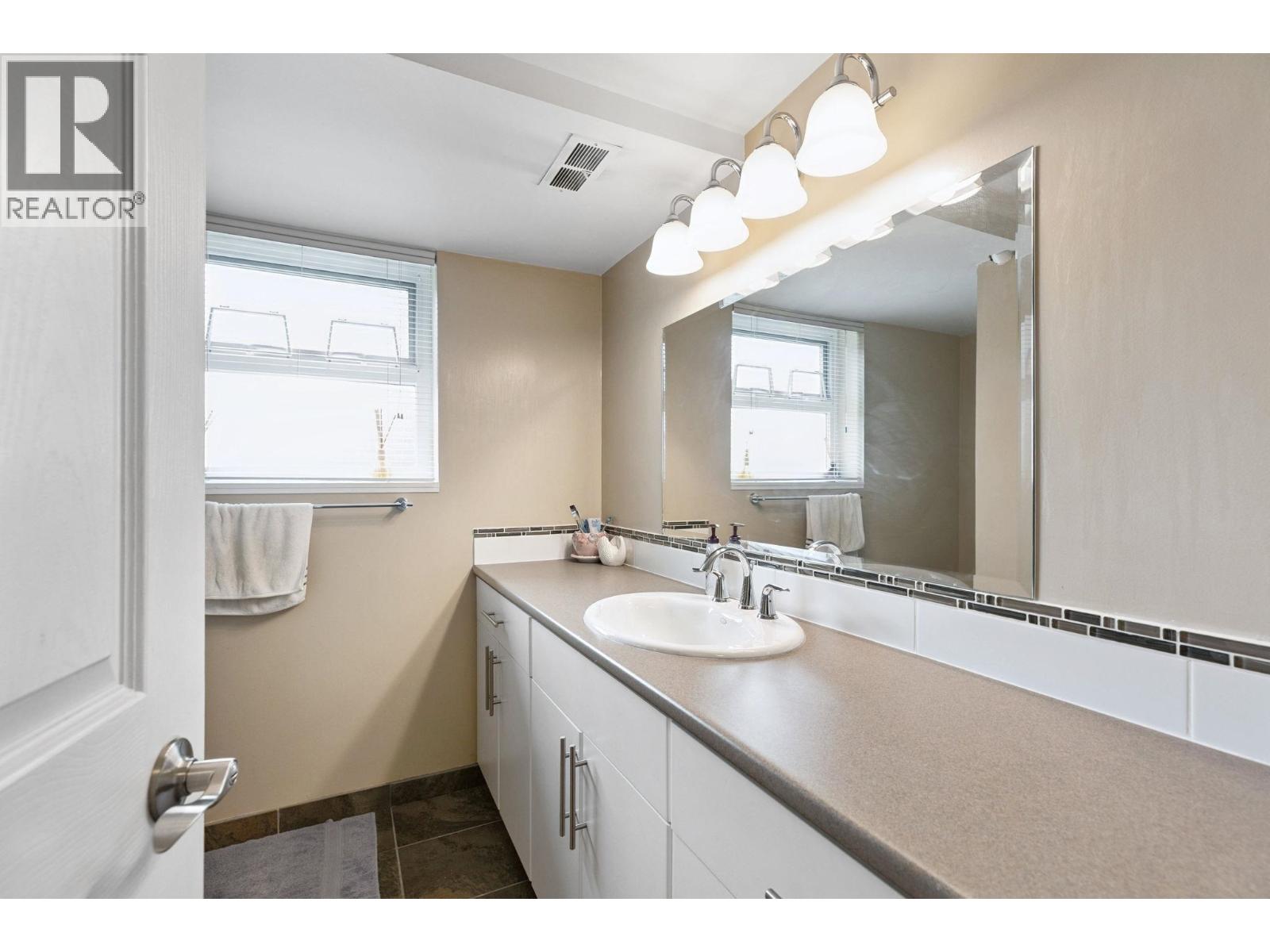 1141 Marsden Court, Burnaby, British Columbia  V5A 3K2 - Photo 24 - R3058228