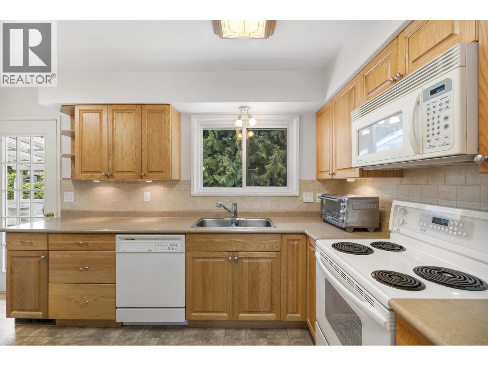 1441 Delia Drive, Port Coquitlam, British Columbia  V3C 2V9 - Photo 10 - R3058233